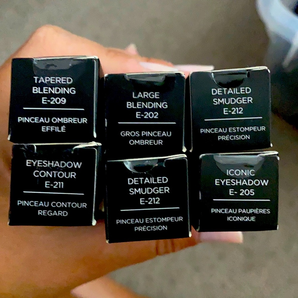 Urban decay brushes